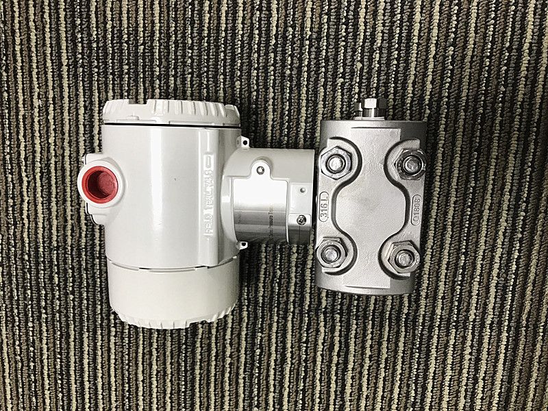 ABB 266DSHBSHA2A1V1L5B2M5 Differential pressure transmitter.